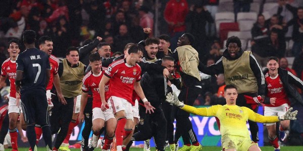 如此欧冠，怎能不爱？悲喜交织，生死一线间，穆里尼奥再度封神