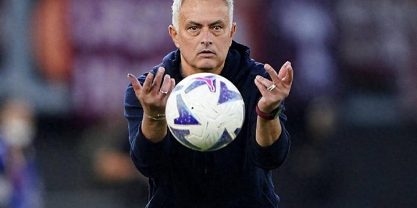 上任后迎新难题！穆里尼奥遇魔鬼赛程，欧冠一胜难求，将对阵皇马